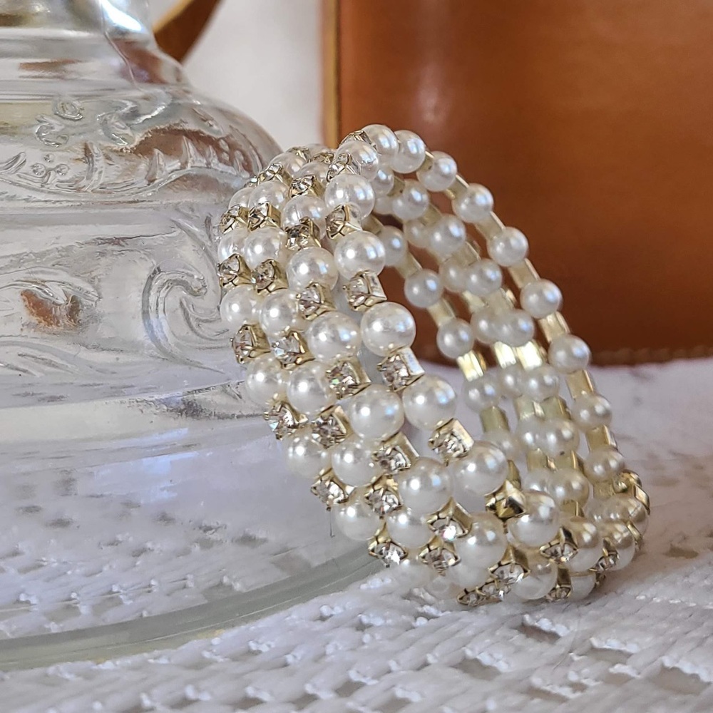 Memory Wire Pearl & Rhinestone Bracelet - Picture 2 of 6
